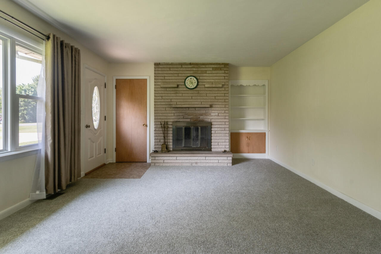 12159 South Sprinkle Road Vicksburg, MI 49097 - Photo 4 of 34 LR