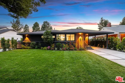 $1,699,000 | 533 North Catalina Street, Burbank, CA 91505
