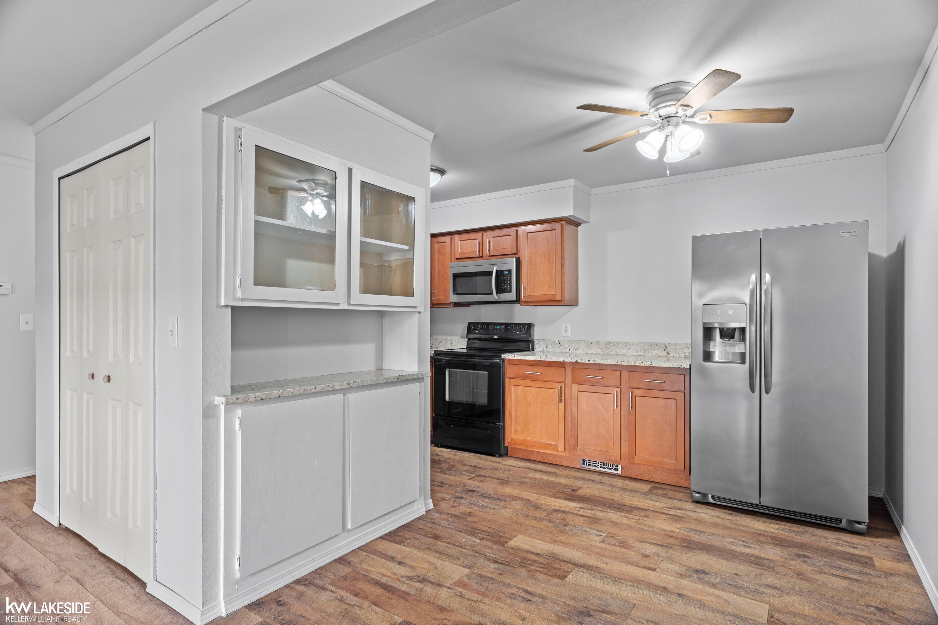 29297 Hayes Road, Unit 23 (F4) Warren, MI 48088 - Photo 6 of 14 Gallery Image 6