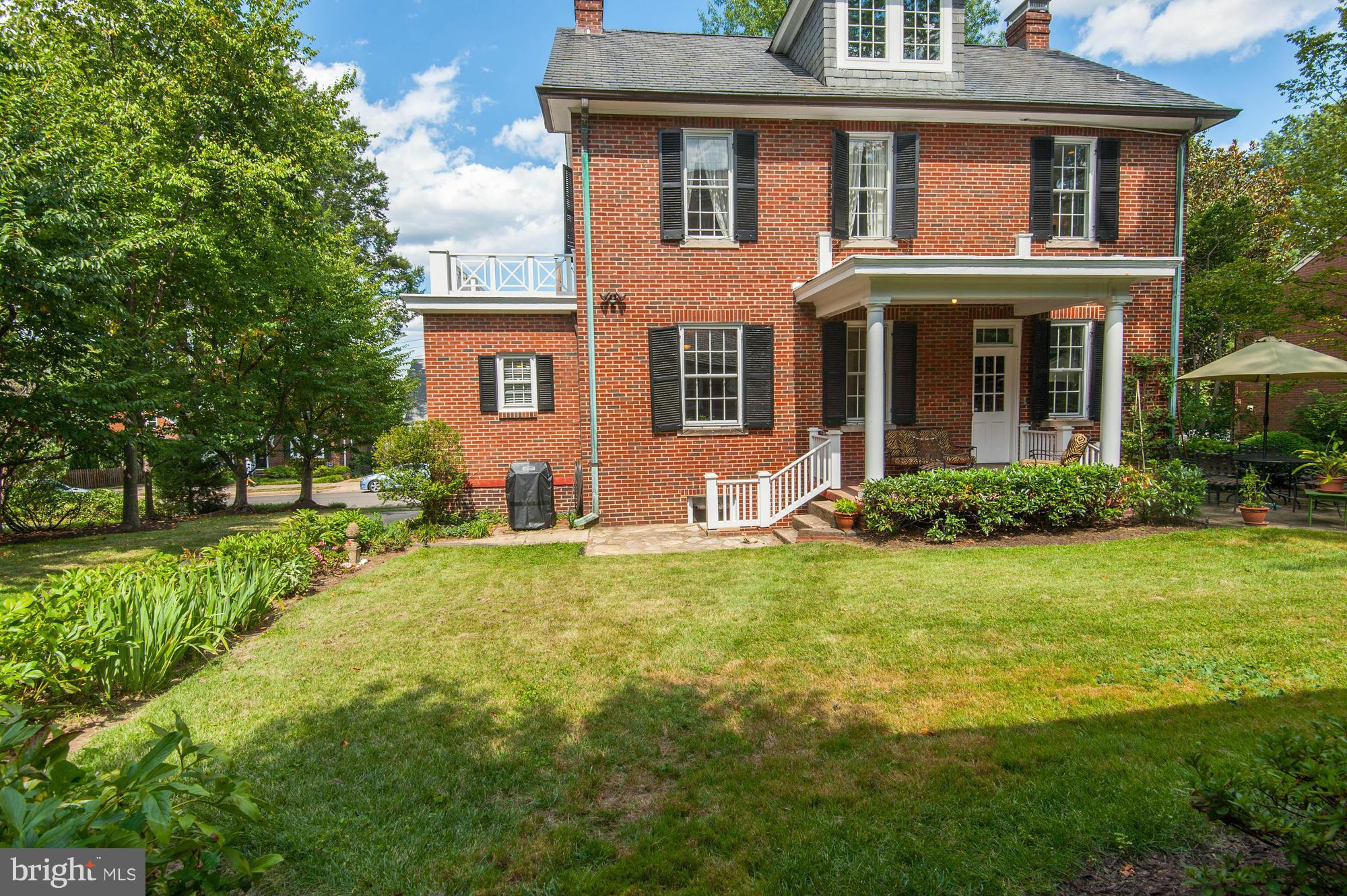 408 Rucker Place Alexandria, VA 22301 - Photo 21 of 25 REAR EXTERIOR