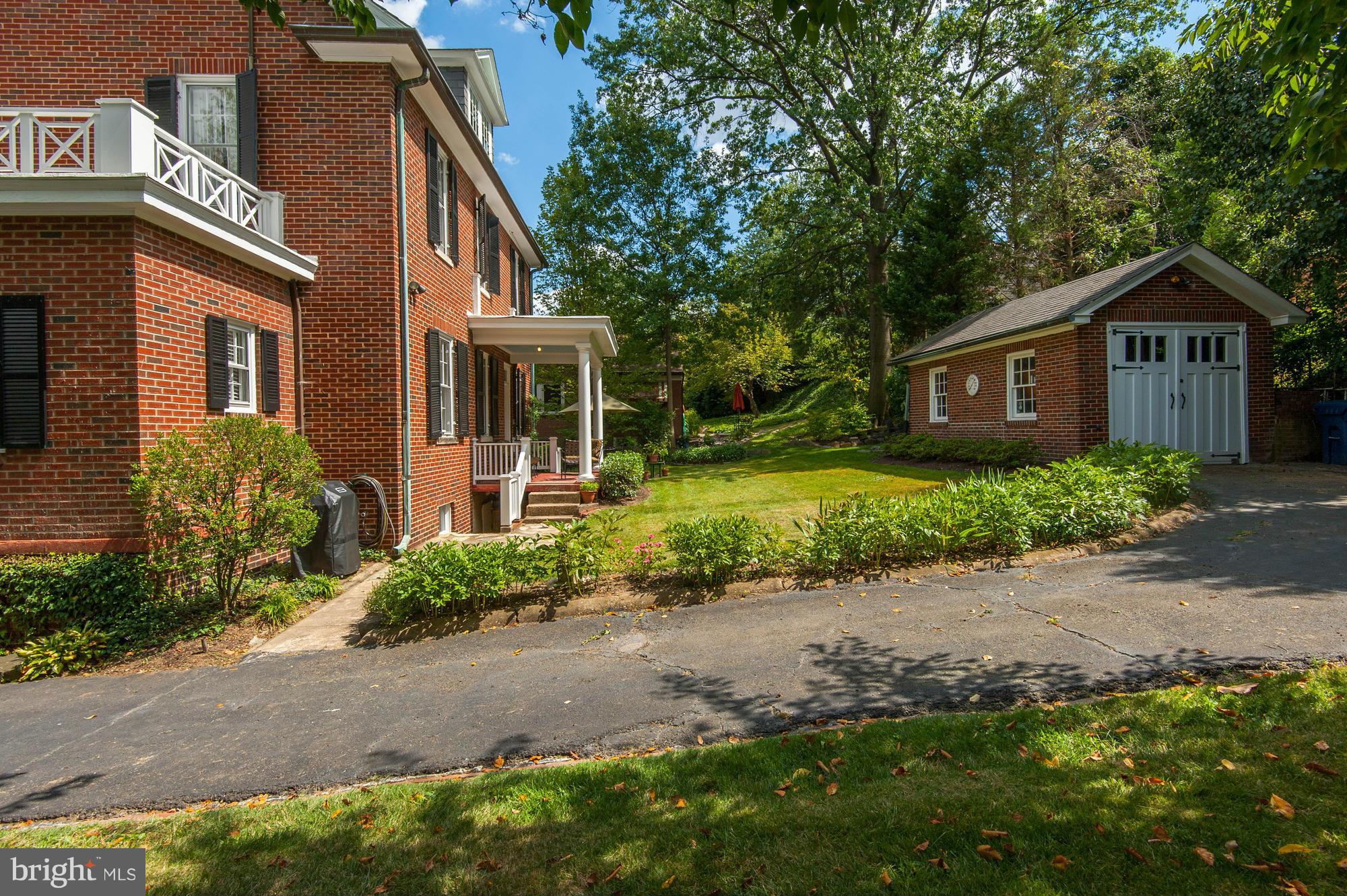408 Rucker Place Alexandria, VA 22301 - Photo 24 of 25 REAR EXTERIOR