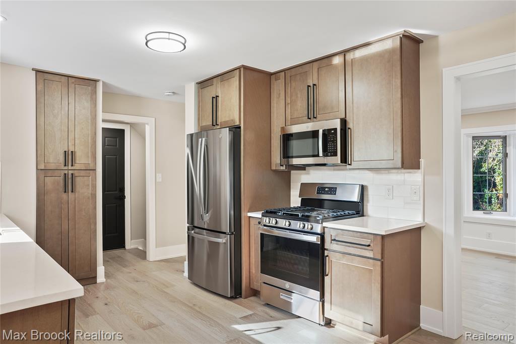 2422 Oliver Road Royal Oak, MI 48073 - Photo 15 of 57 Gallery Image 15