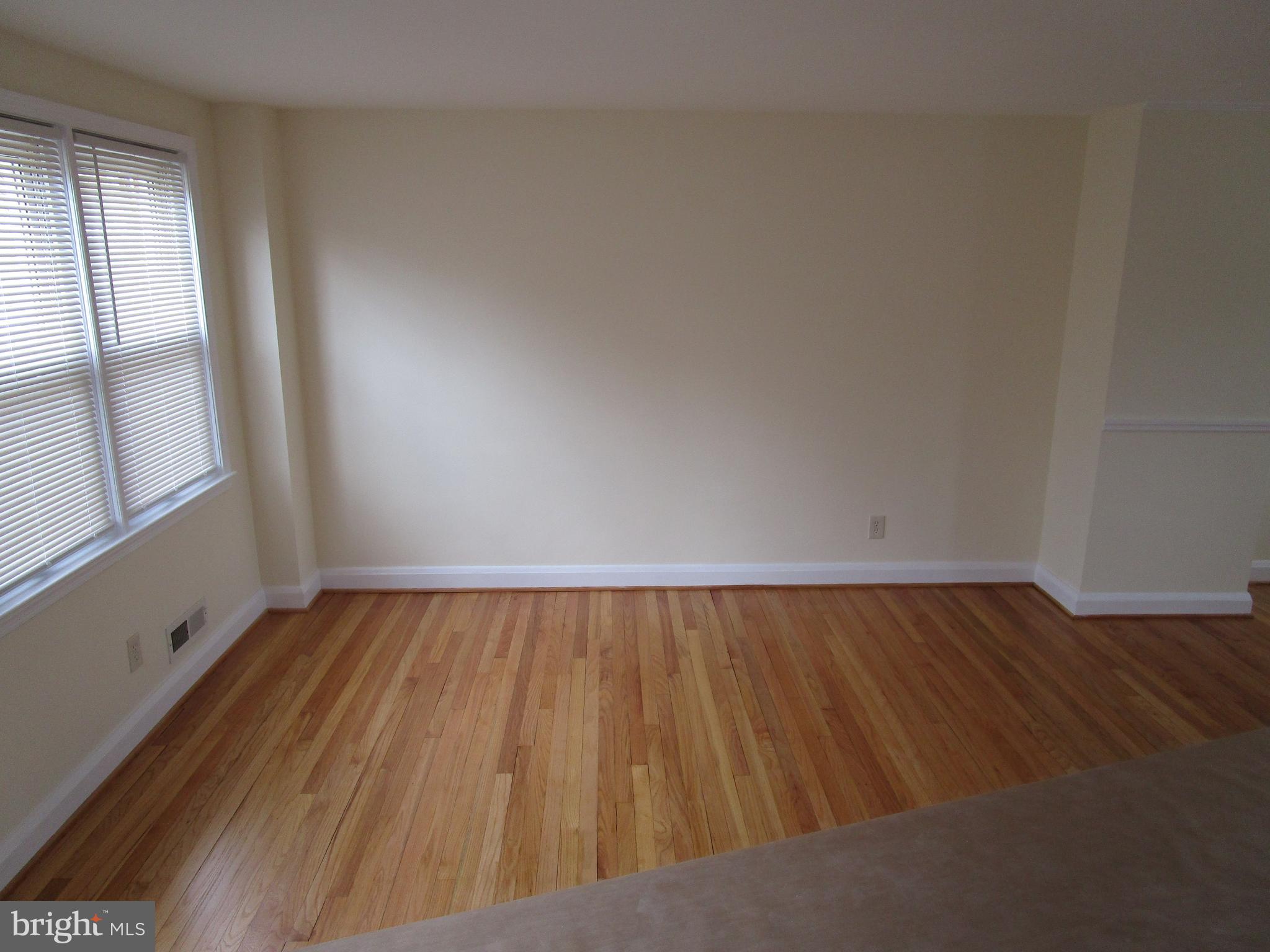 1639 Langford Road Baltimore, MD 21207 - Photo 4 of 24 Living Room