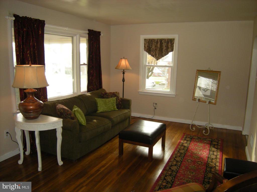 1617 Buttercup Road Lancaster, PA 17602 - Photo 4 of 20 Gallery Image 4