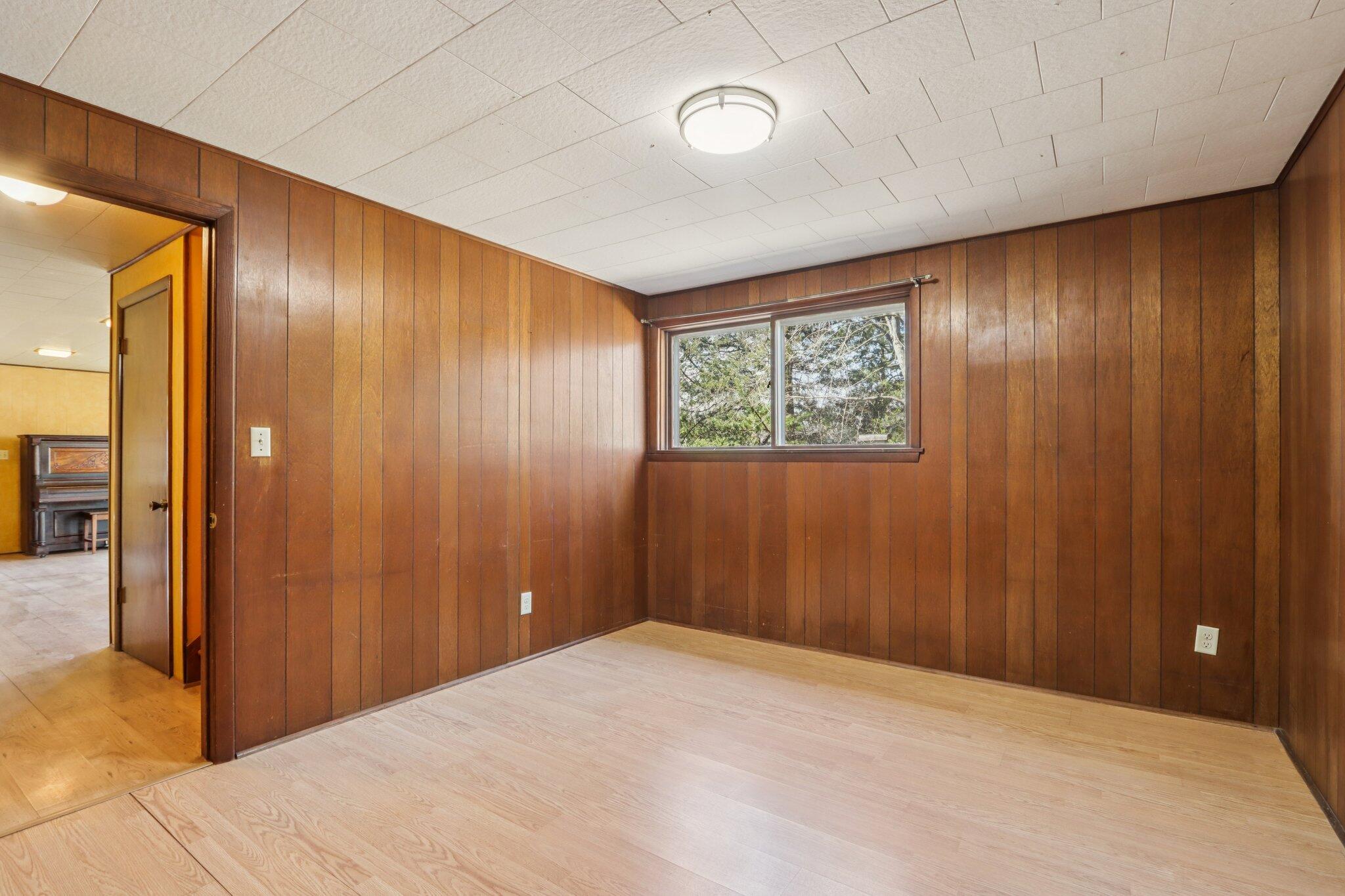 428 Ridge Avenue Burlington, WI 53105 - Photo 38 of 65 Bedroom