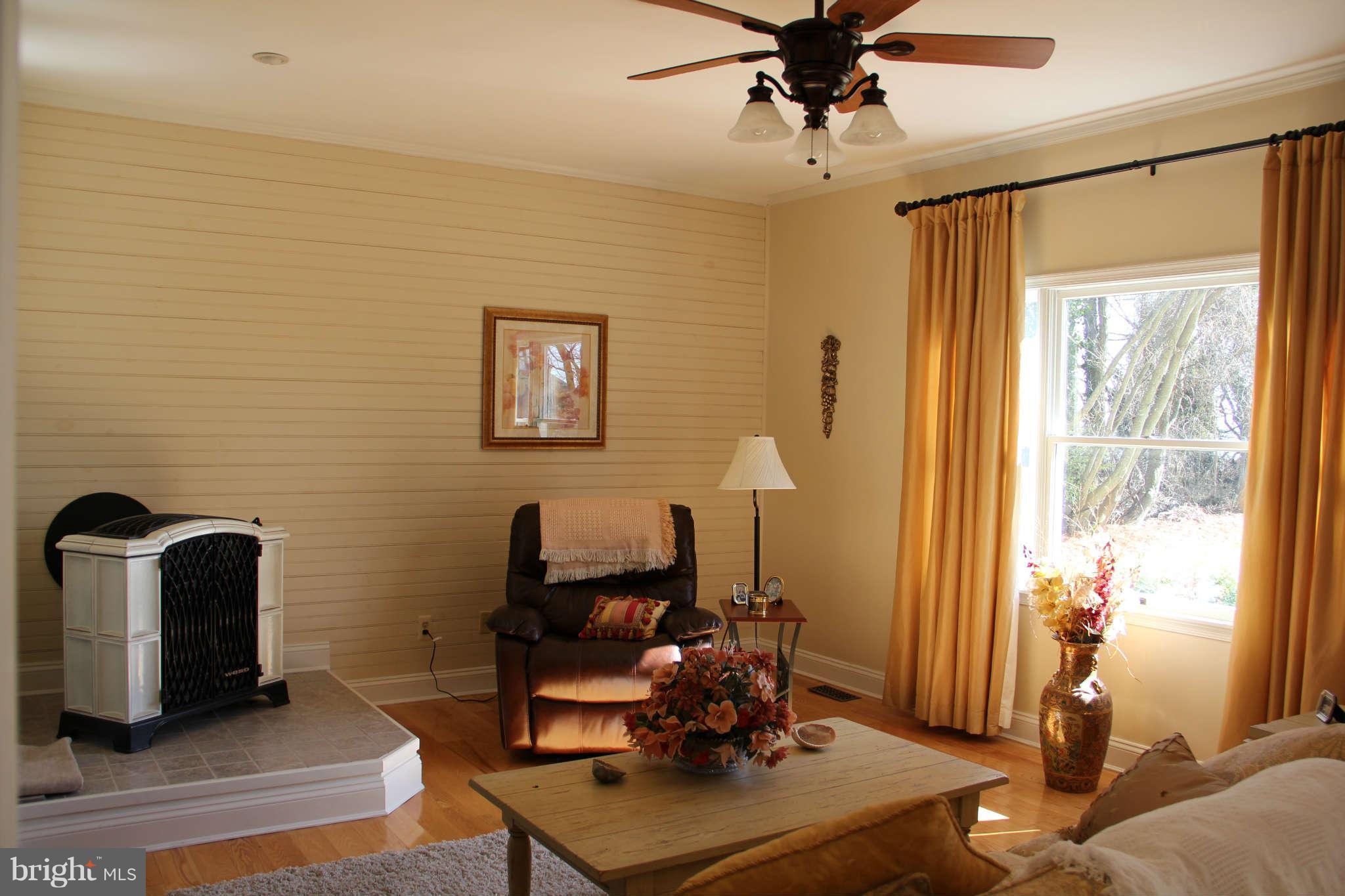 38179 Beach Road Coltons Point, MD 20626 - Photo 3 of 30 Waterfront warm and inviting Family Room