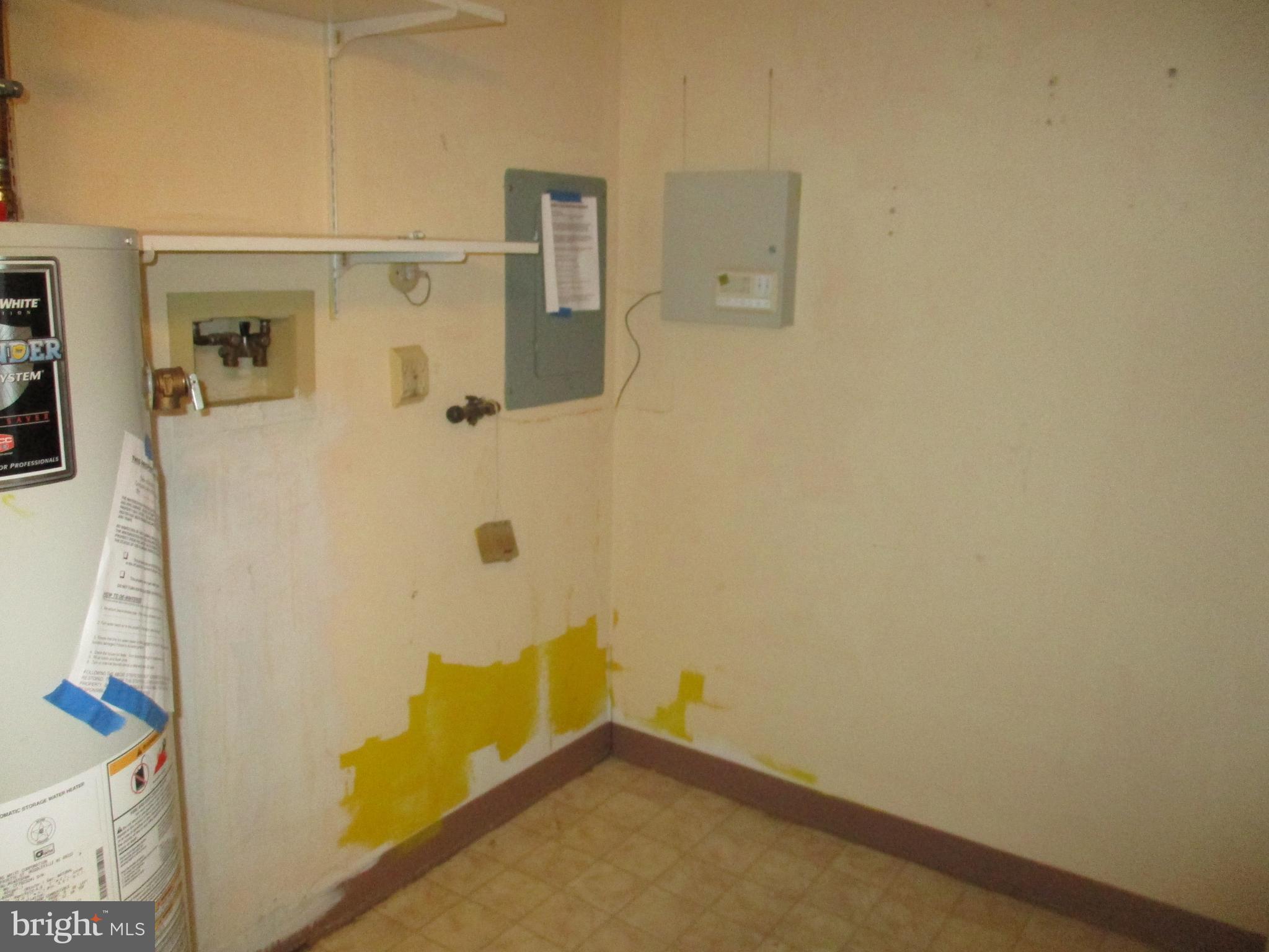 2101 Welsh Road, Unit 11 Philadelphia, PA 19115 - Photo 16 of 31 Laundry Room