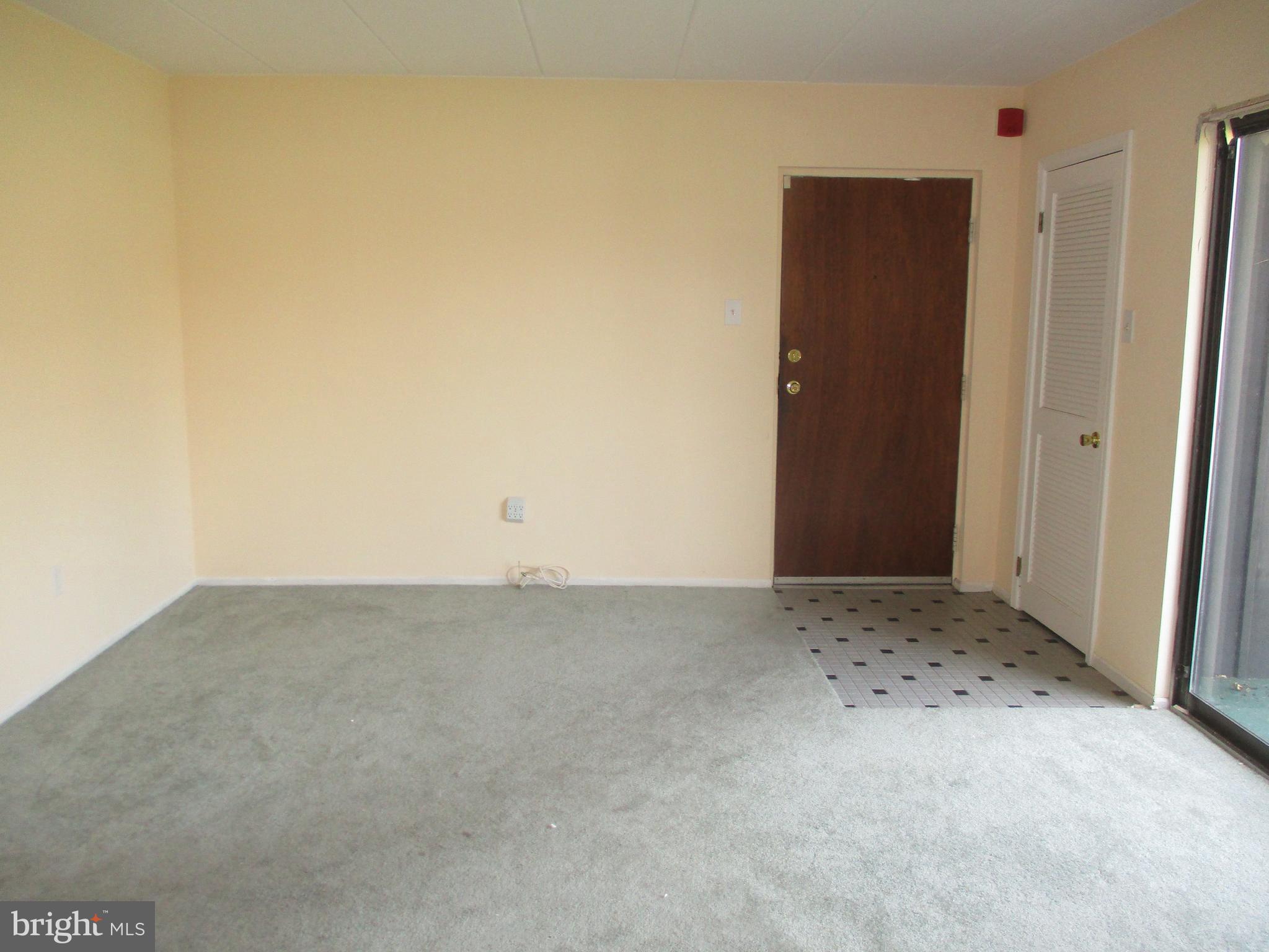 2101 Welsh Road, Unit 11 Philadelphia, PA 19115 - Photo 4 of 31 Living Room