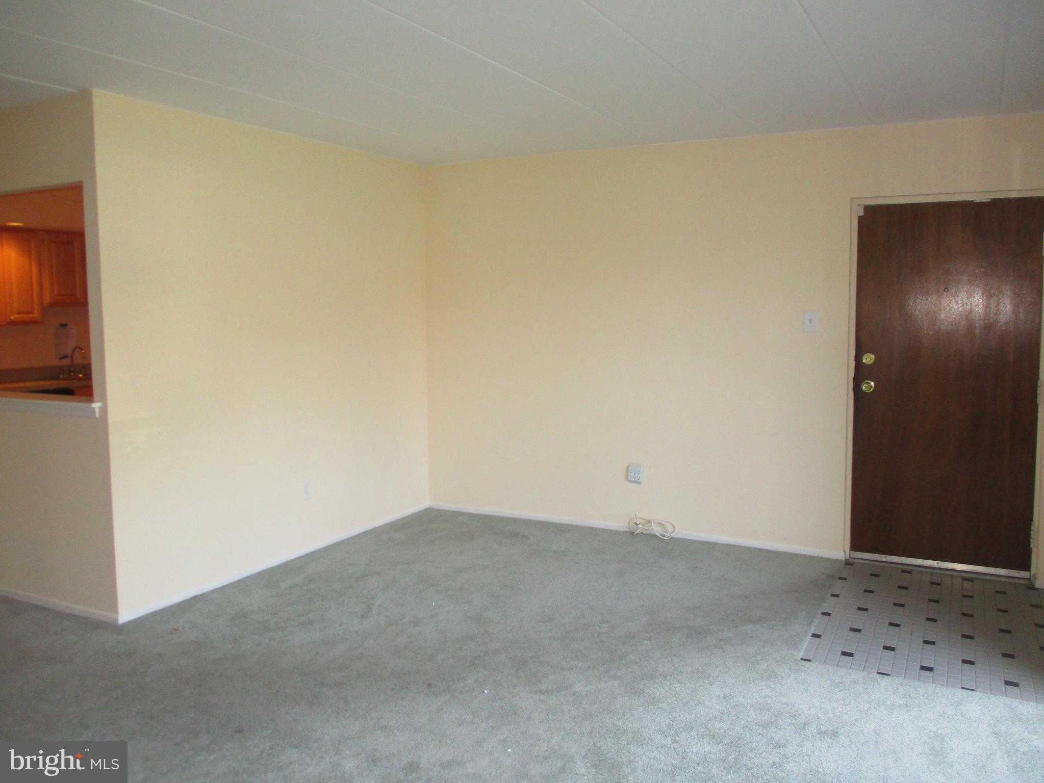 2101 Welsh Road, Unit 11 Philadelphia, PA 19115 - Photo 5 of 31 Living Room