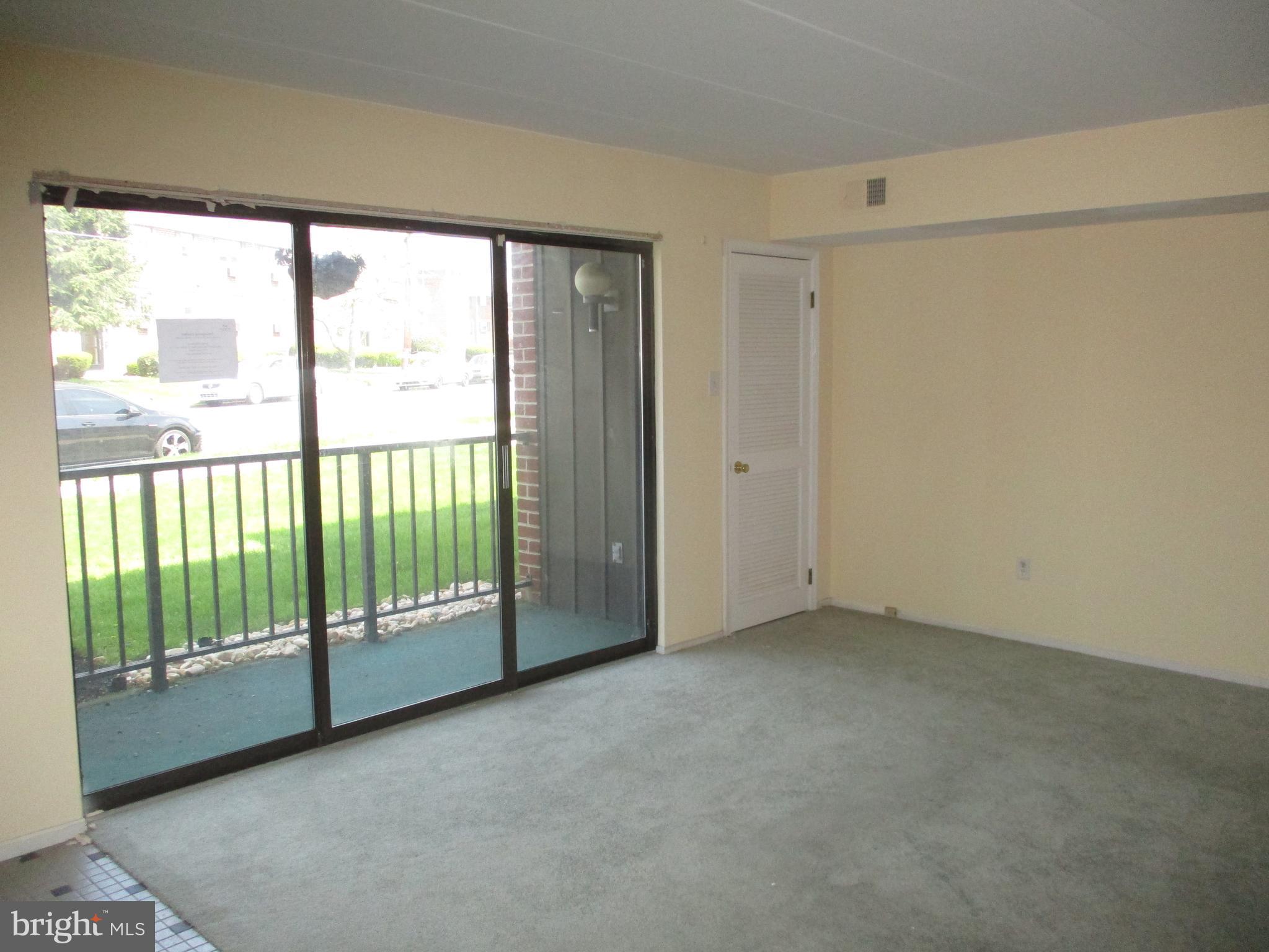 2101 Welsh Road, Unit 11 Philadelphia, PA 19115 - Photo 6 of 31 Living Room