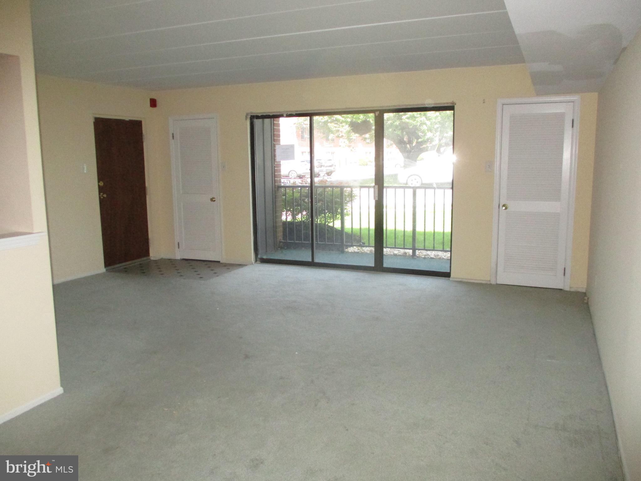 2101 Welsh Road, Unit 11 Philadelphia, PA 19115 - Photo 7 of 31 LivingRoom