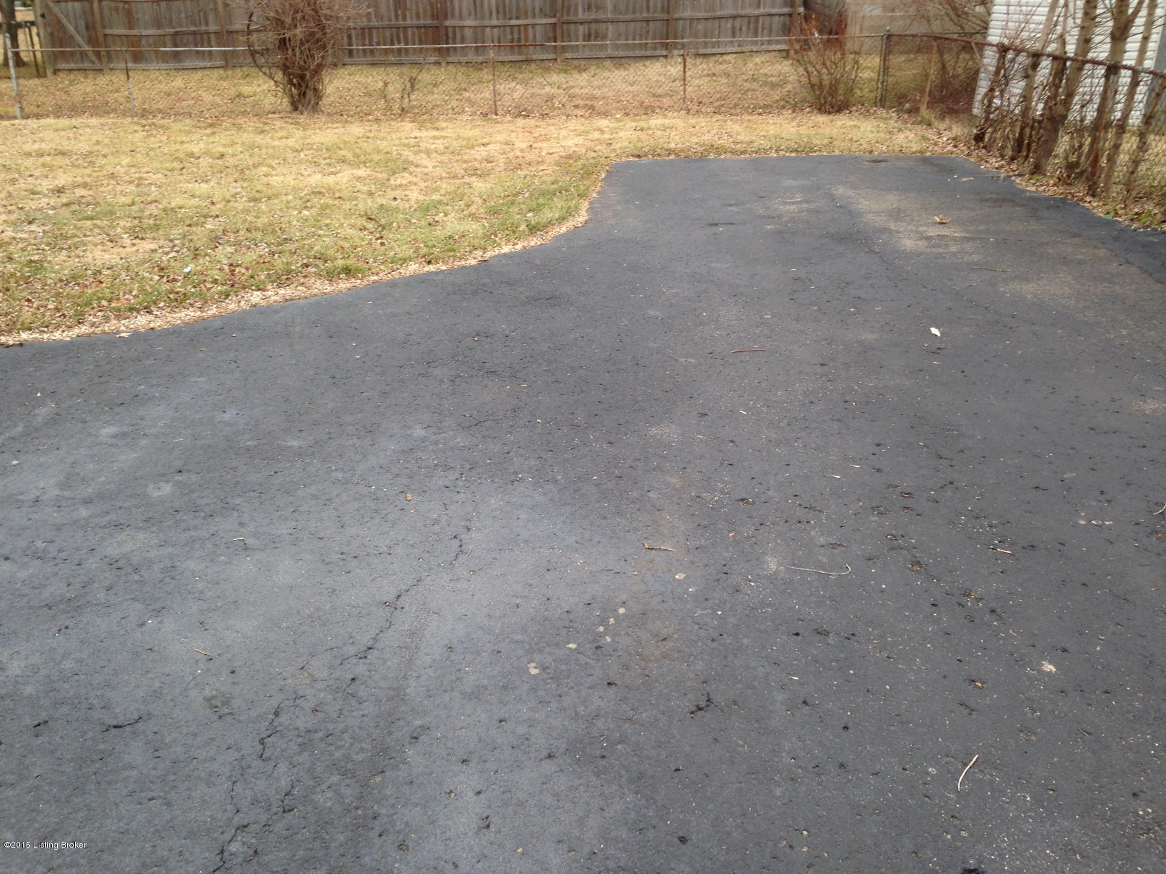 244 Glenview Road Louisville, KY 40229 - Photo 21 of 26 EXTRA PARKING & TURNAROUND