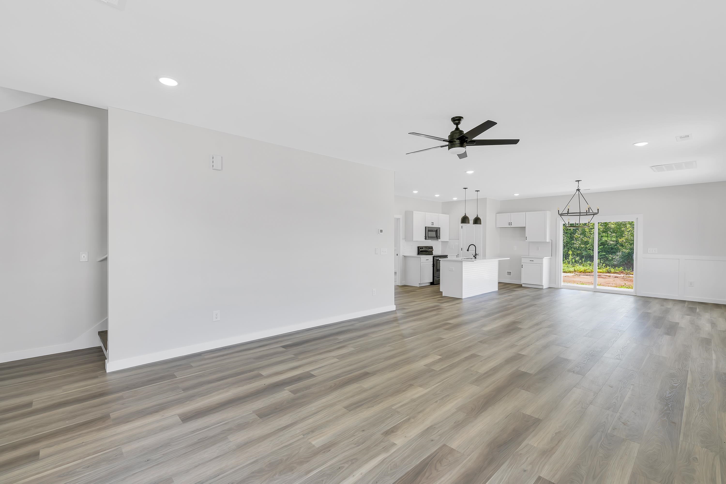 112 Lowe Road Chesnee, SC 29323 - Photo 4 of 25