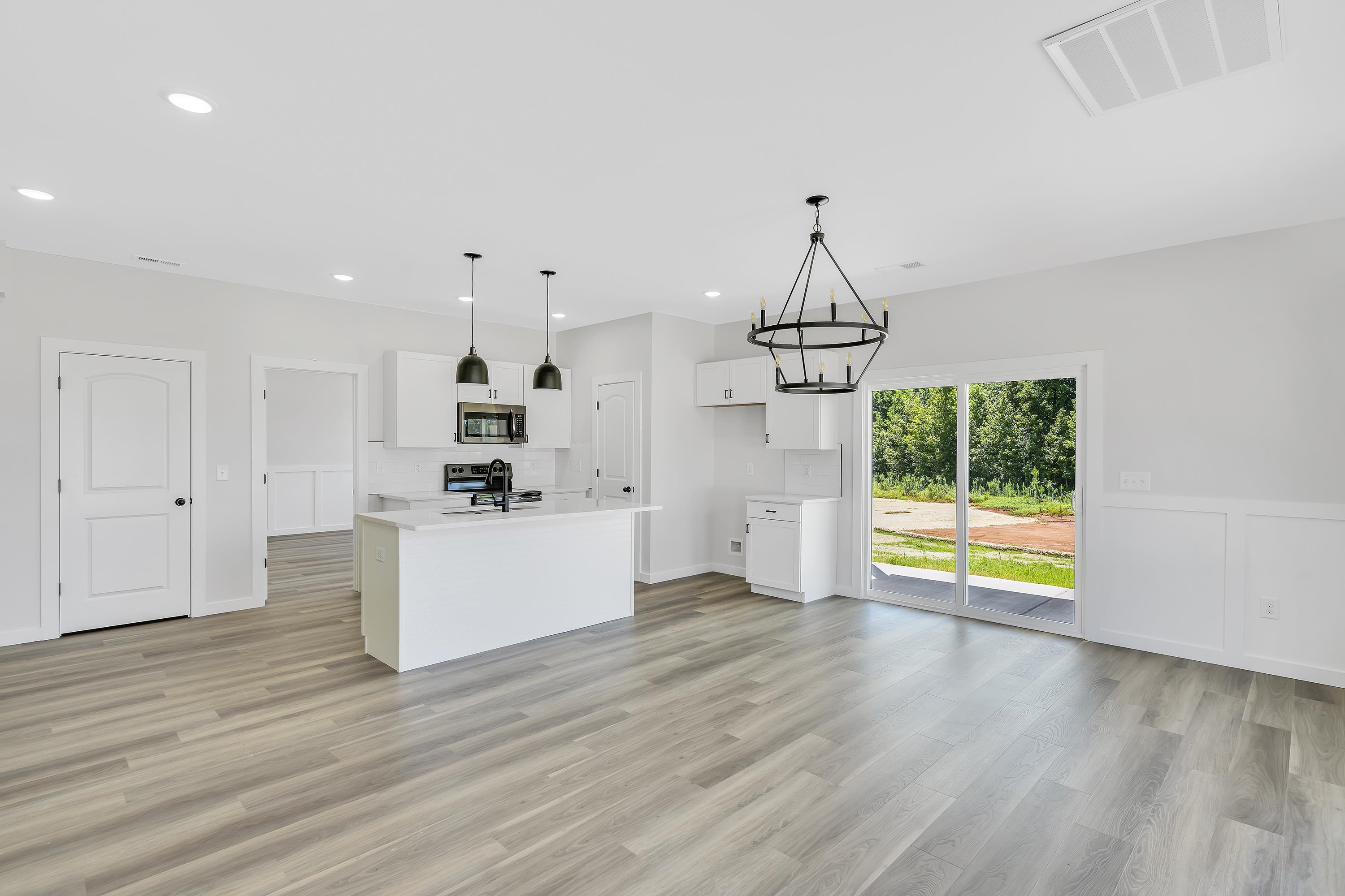 112 Lowe Road Chesnee, SC 29323 - Photo 5 of 25