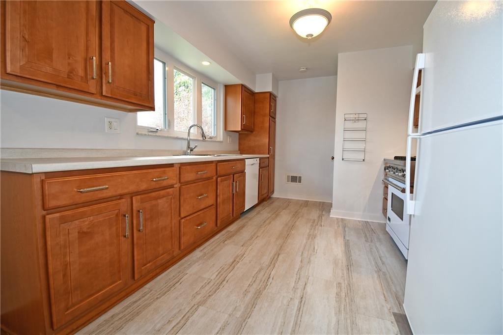 60 Swallow Hill Road Carnegie, PA 15106 - Photo 14 of 47