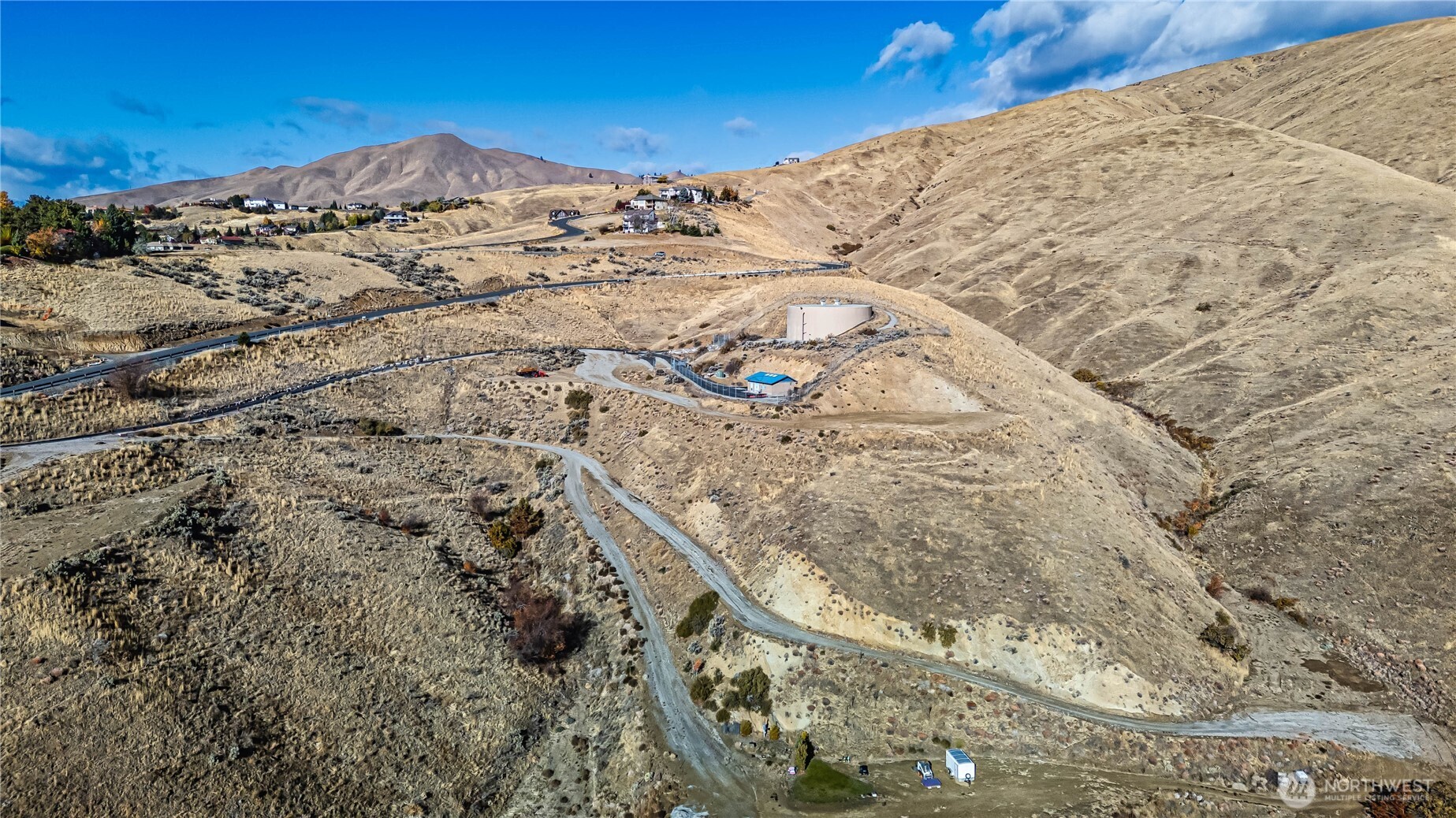 180 Sequoia Lane Wenatchee, WA 98801 - Photo 22 of 28 a view of a large mountain with mountains in the background