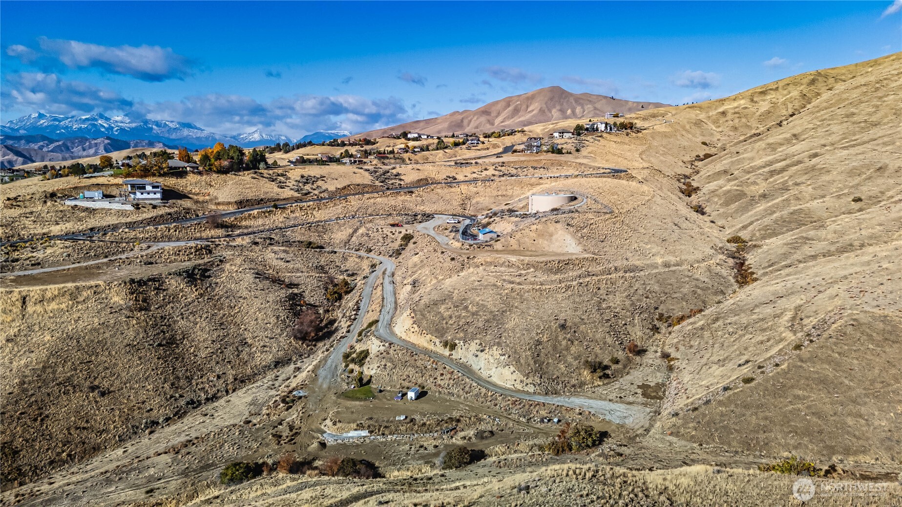 180 Sequoia Lane Wenatchee, WA 98801 - Photo 25 of 28 a view of a dry yard with mountain