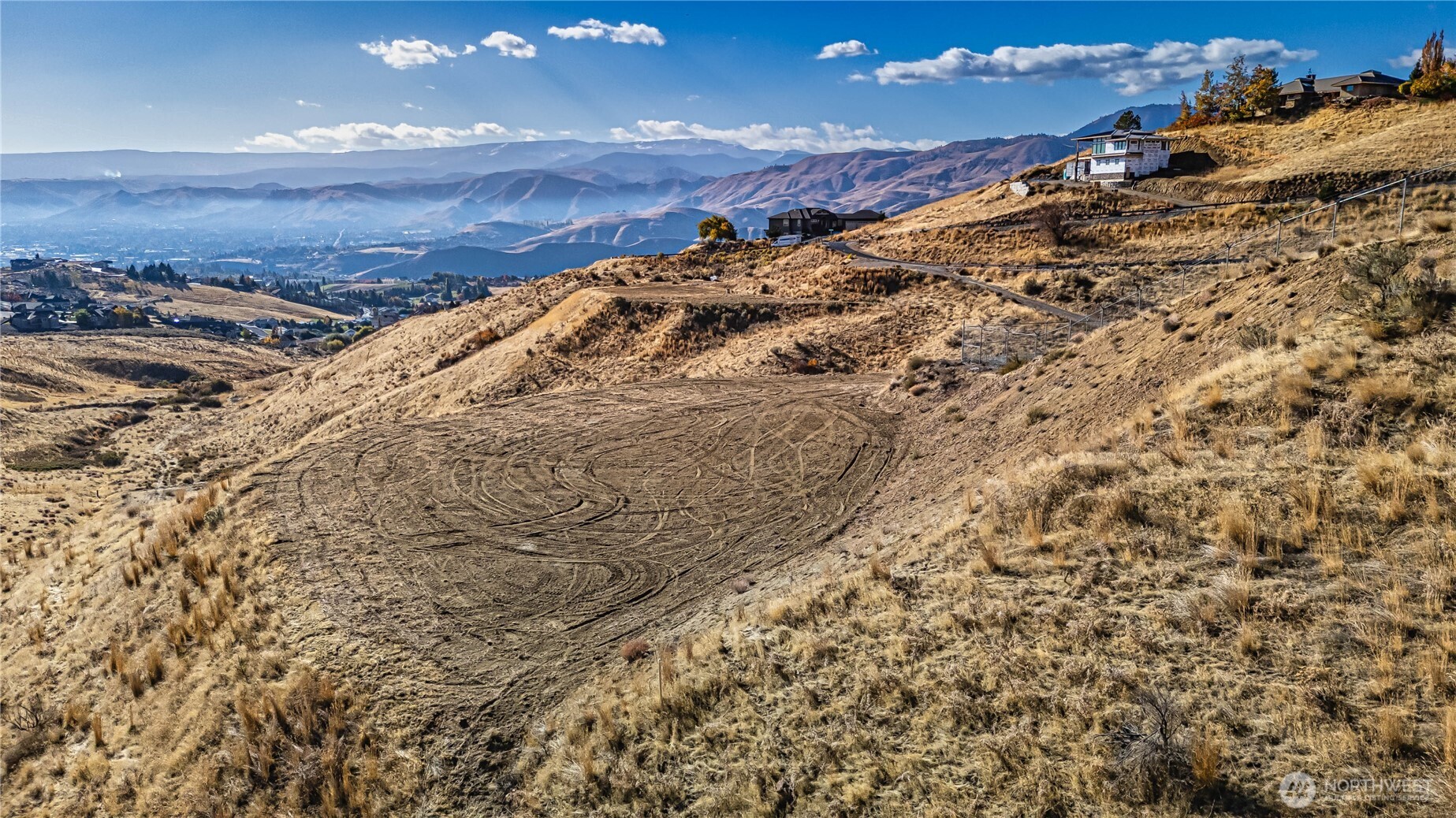 180 Sequoia Lane Wenatchee, WA 98801 - Photo 7 of 28 a view of a sky