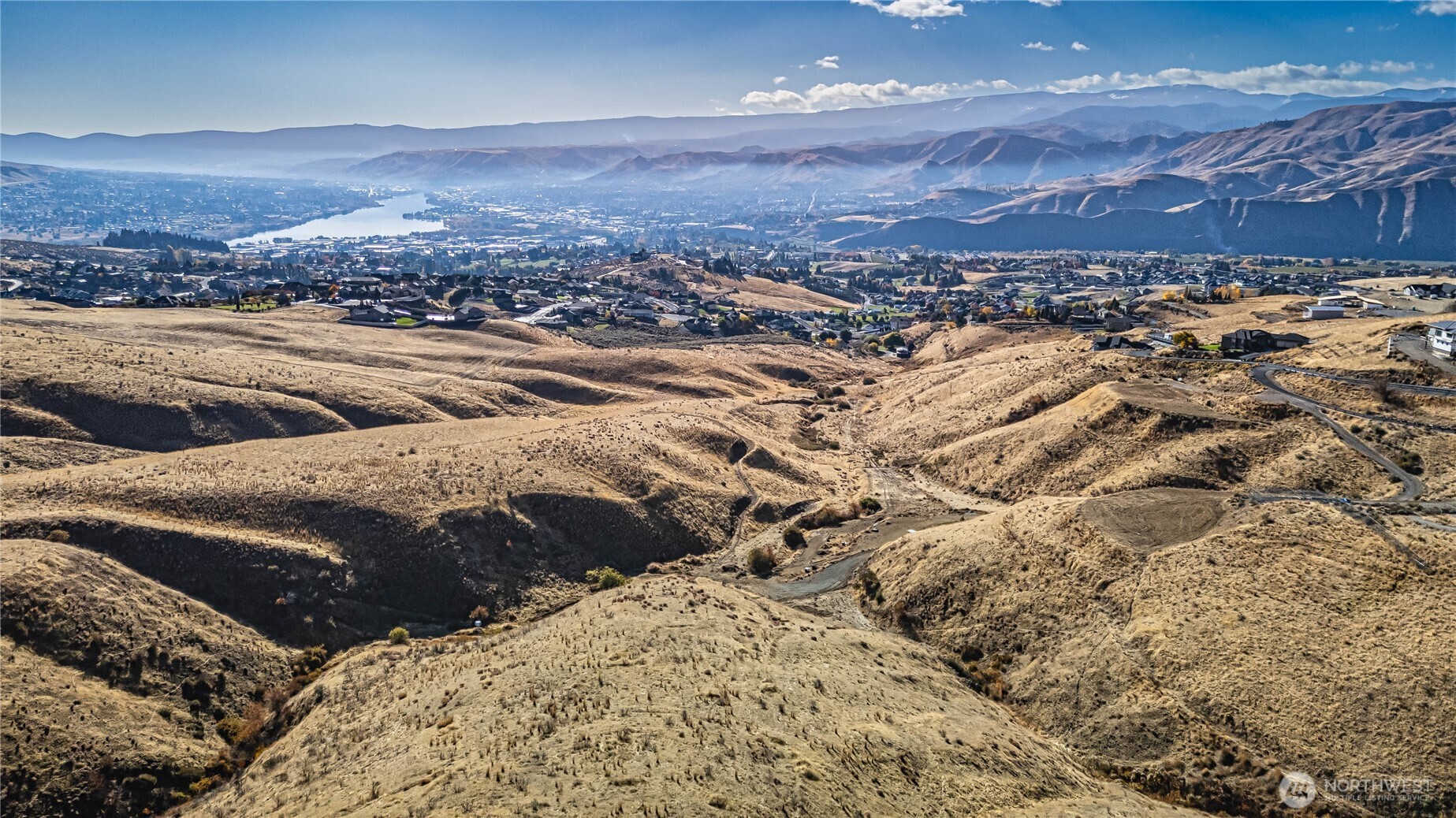 180 Sequoia Lane Wenatchee, WA 98801 - Photo 9 of 28 a view of outdoor space and mountain view