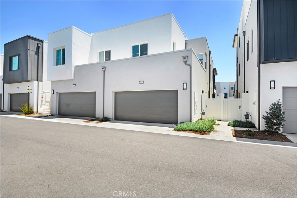 181 Novel Irvine, CA 92618 - Photo 22 of 22 a front view of a house with a garage