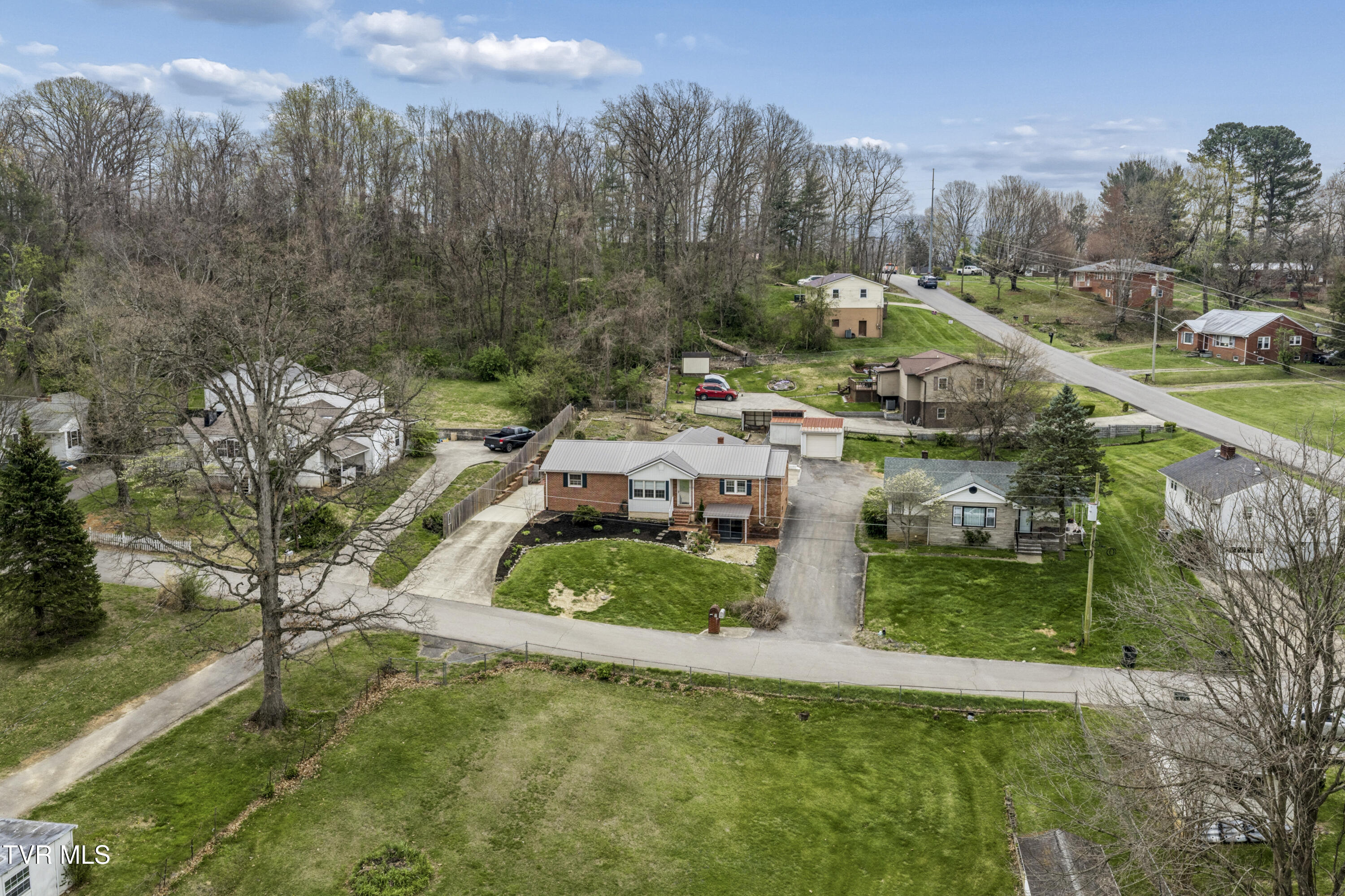 1208 Robinhood Road Greeneville, TN 37745 - Photo 5 of 63 RobinHood-Exteriors-aerials-31