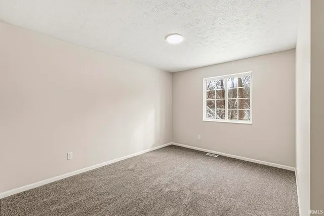 $264,900 | 1828 Woodland Drive, Elkhart, IN 46514