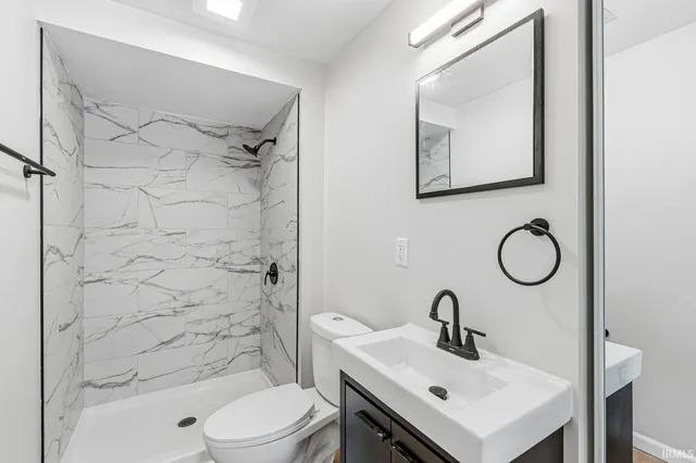 $264,900 | 1828 Woodland Drive, Elkhart, IN 46514