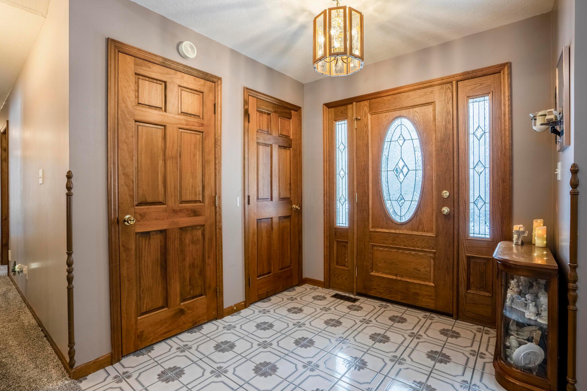 31610 Mays Road Logan, OH 43138 - Photo 26 of 47 foyer