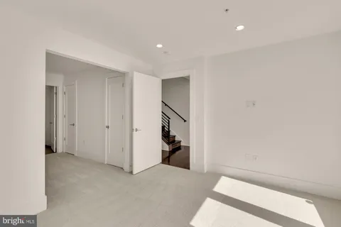 $1,374,900 | 142 Winsome Circle, Bethesda, MD 20814