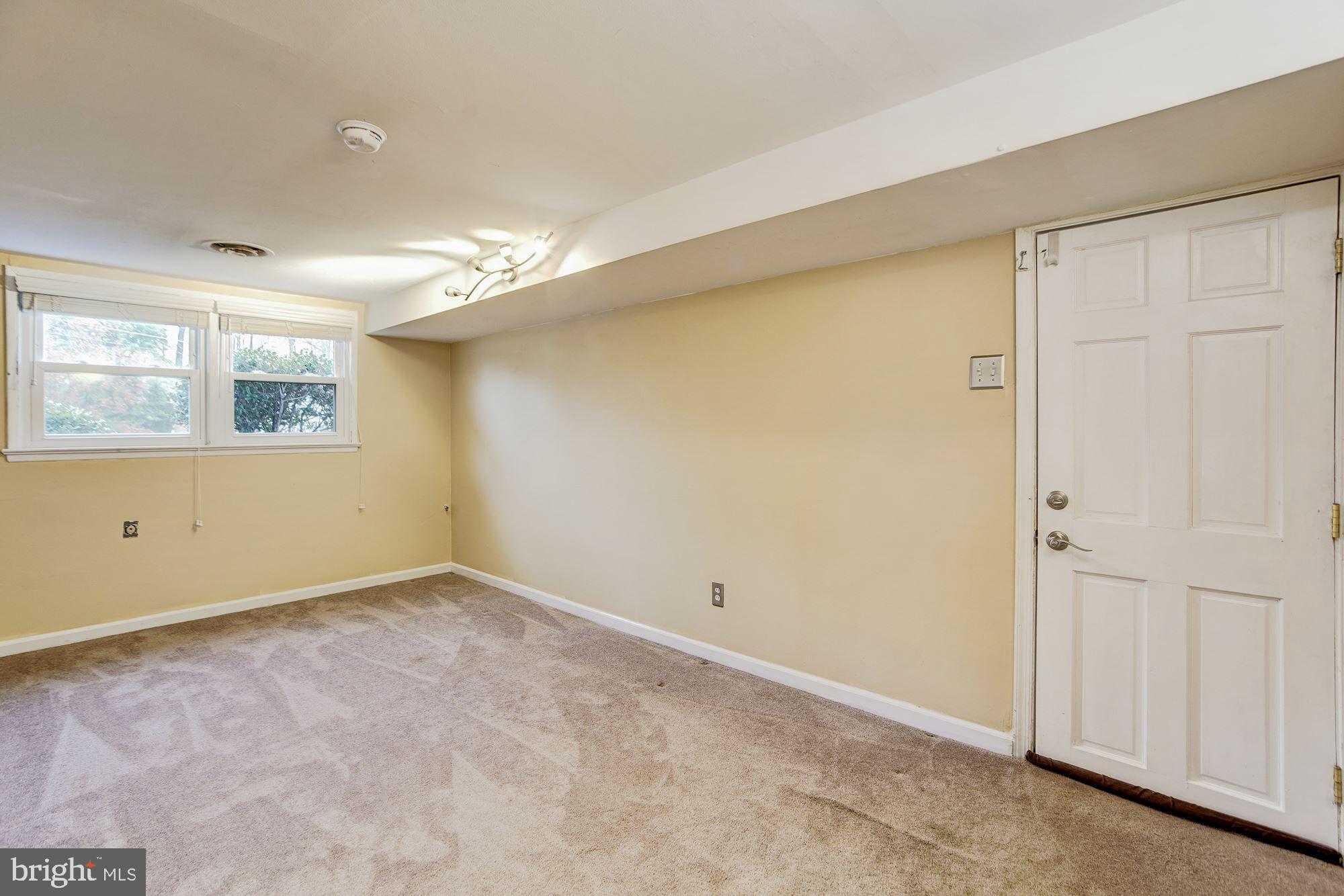 7413 Gary Street Springfield, VA 22150 - Photo 24 of 35
