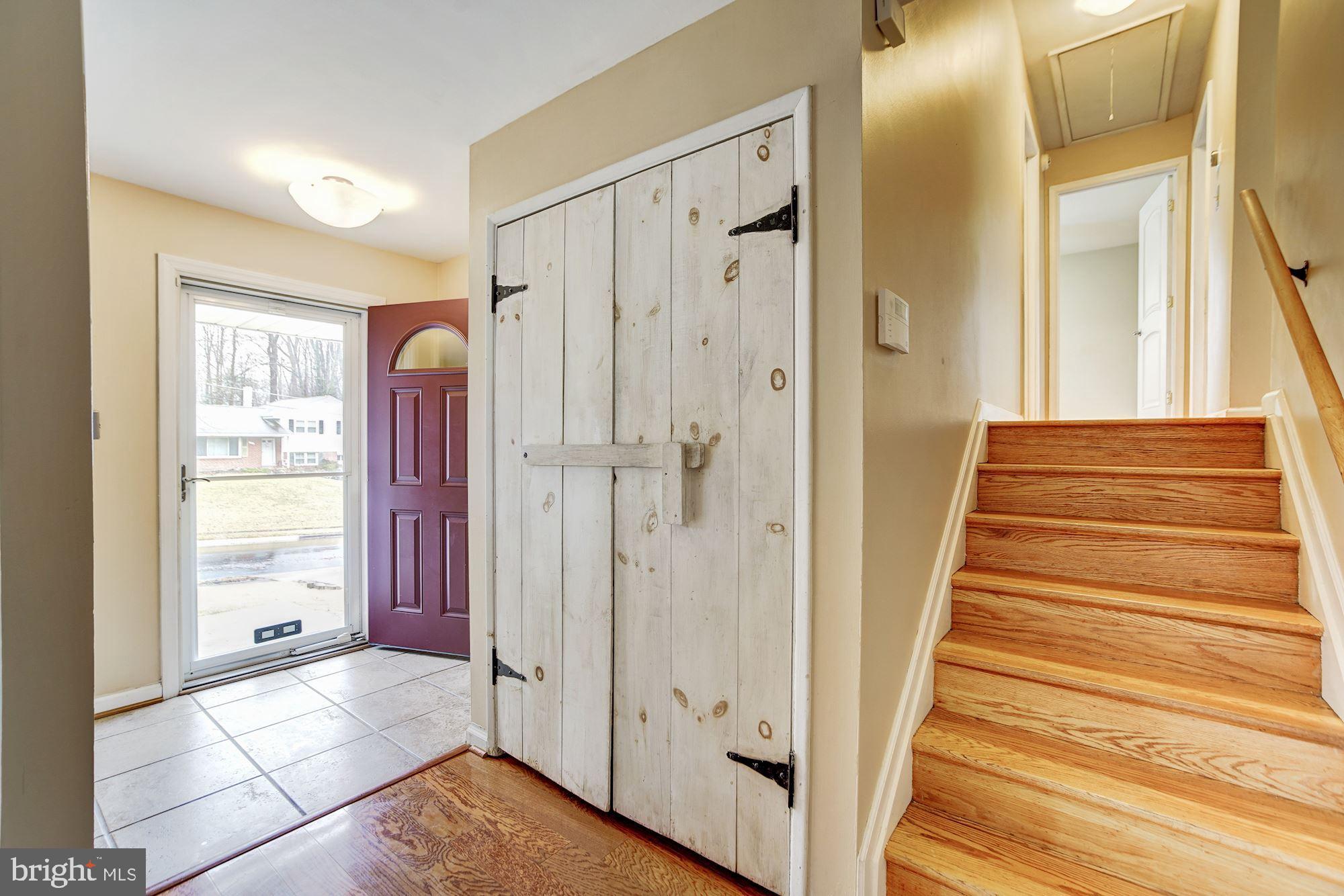 7413 Gary Street Springfield, VA 22150 - Photo 4 of 35