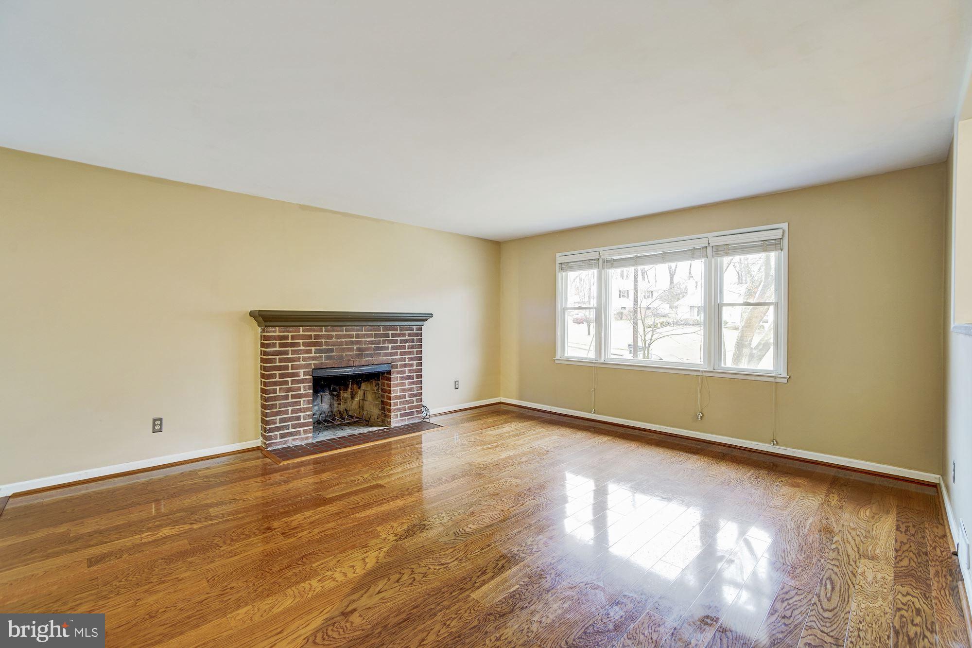 7413 Gary Street Springfield, VA 22150 - Photo 5 of 35