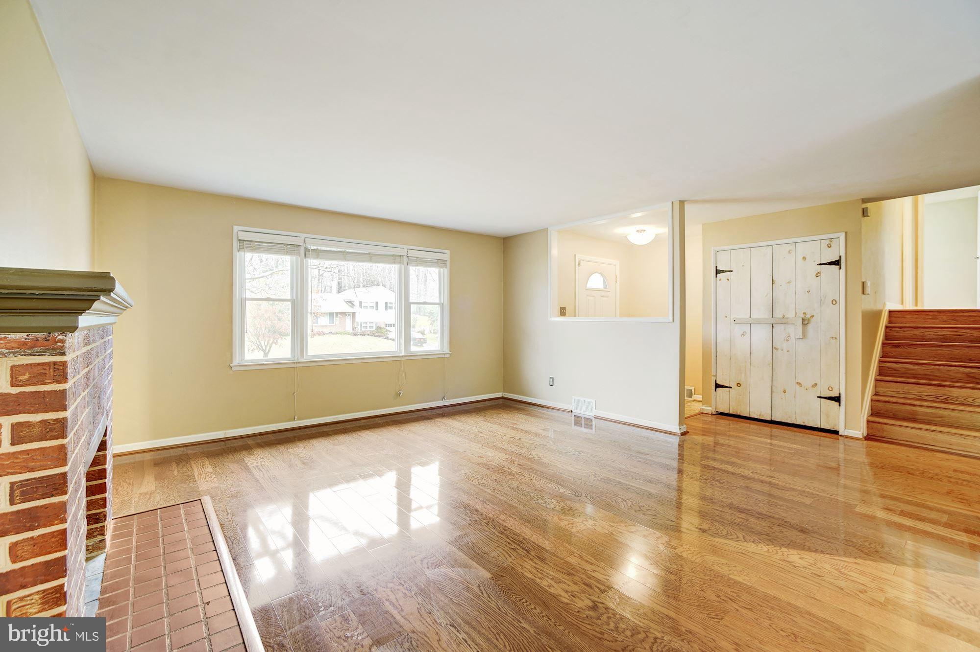 7413 Gary Street Springfield, VA 22150 - Photo 6 of 35