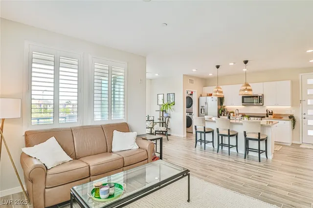 $2,095 | 11290 Hidden Peak Avenue, Unit 208, Las Vegas, NV 89135