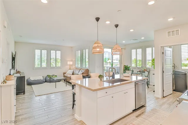 $2,095 | 11290 Hidden Peak Avenue, Unit 208, Las Vegas, NV 89135