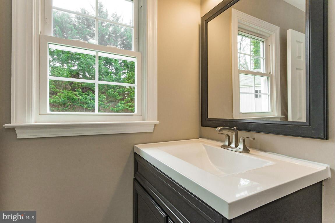 4315 Ridgeway Terrace Prince Frederick, MD 20678 - Photo 13 of 30 Bath