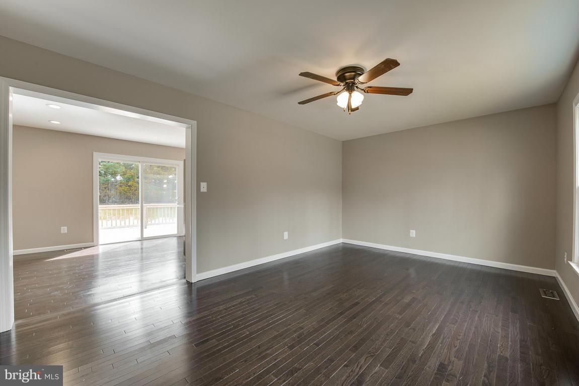 4315 Ridgeway Terrace Prince Frederick, MD 20678 - Photo 4 of 30 Living Room
