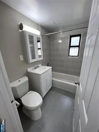$2,275 | 65 Arcadia Road, Hackensack, NJ 07601