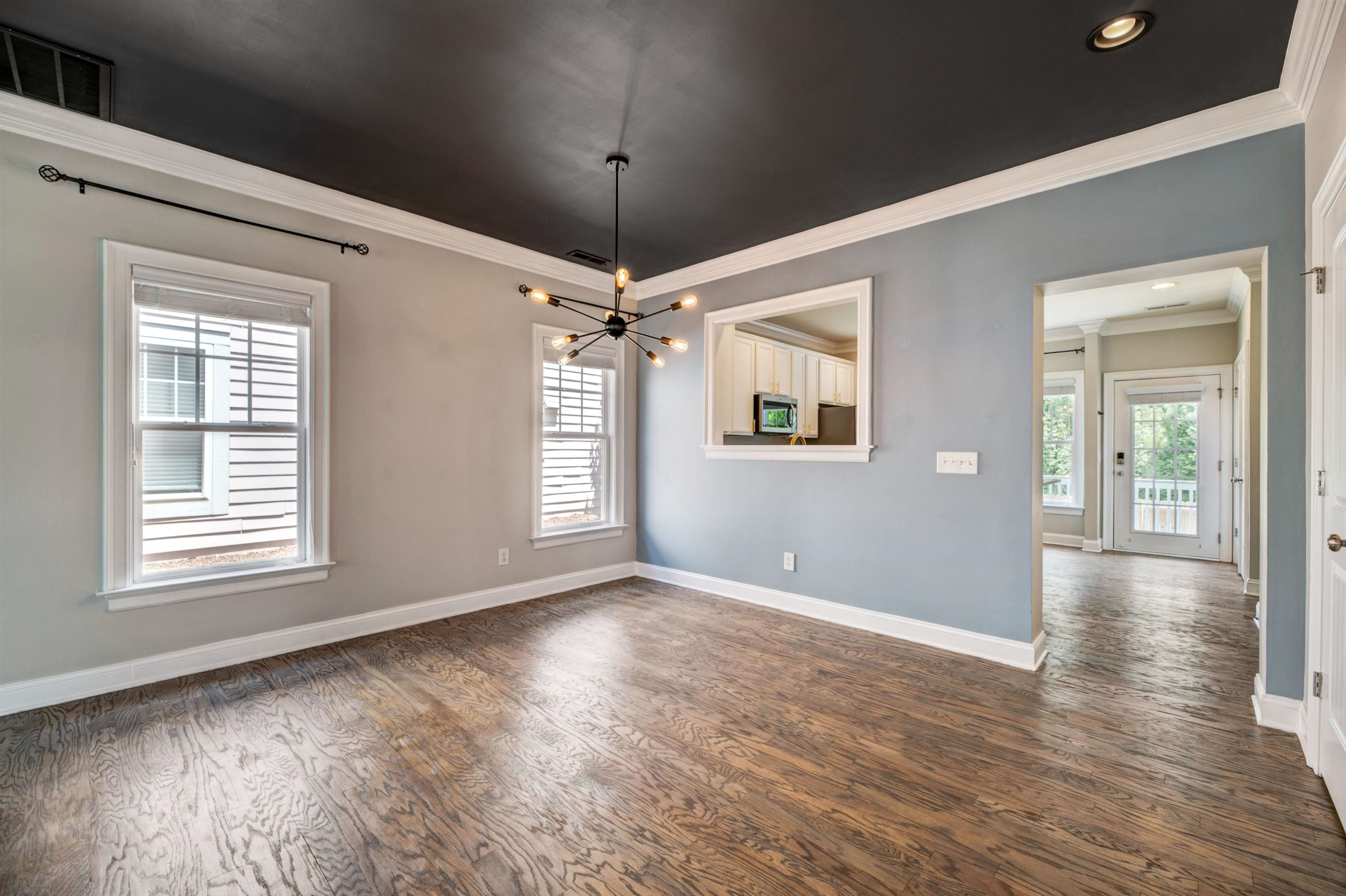 7736 ACC Boulevard Raleigh, NC 27617 - Photo 7 of 37 Dining