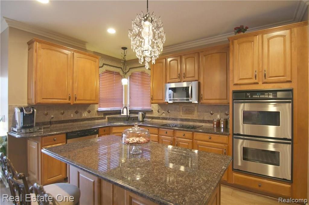 3046 Penn Court Rochester Hills, MI 48307 - Photo 8 of 38