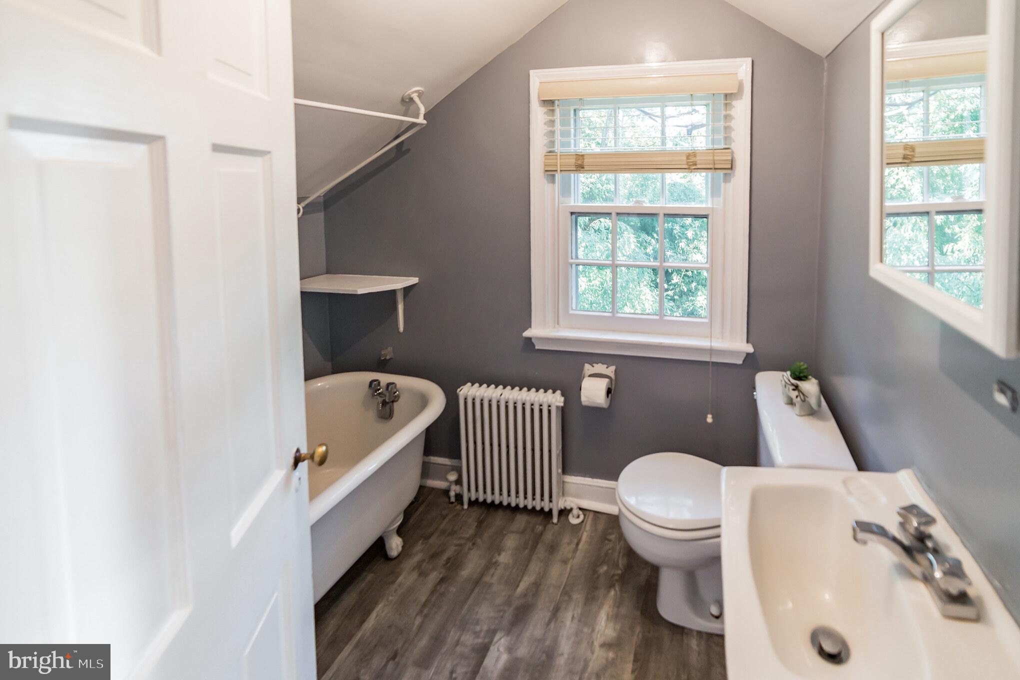 1502 Flat Rock Road Penn Valley, PA 19072 - Photo 20 of 28 Full Bathroom