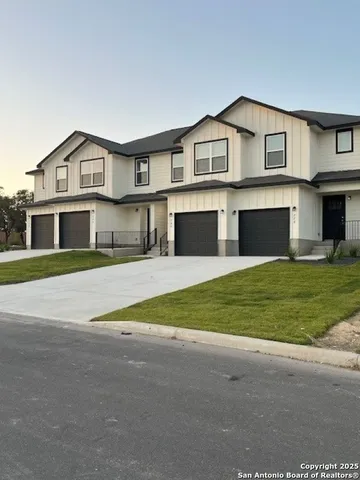 $1,495 | 127 Damon Divide, San Antonio, TX 78253