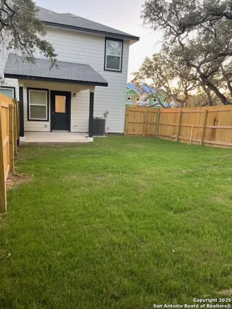 $1,495 | 127 Damon Divide, San Antonio, TX 78253