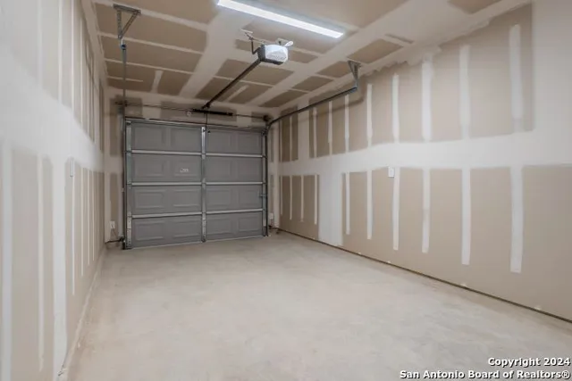 $1,495 | 127 Damon Divide, San Antonio, TX 78253