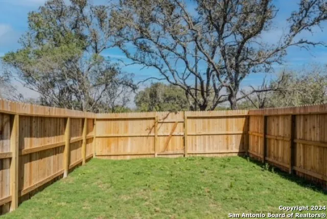 $1,495 | 127 Damon Divide, San Antonio, TX 78253