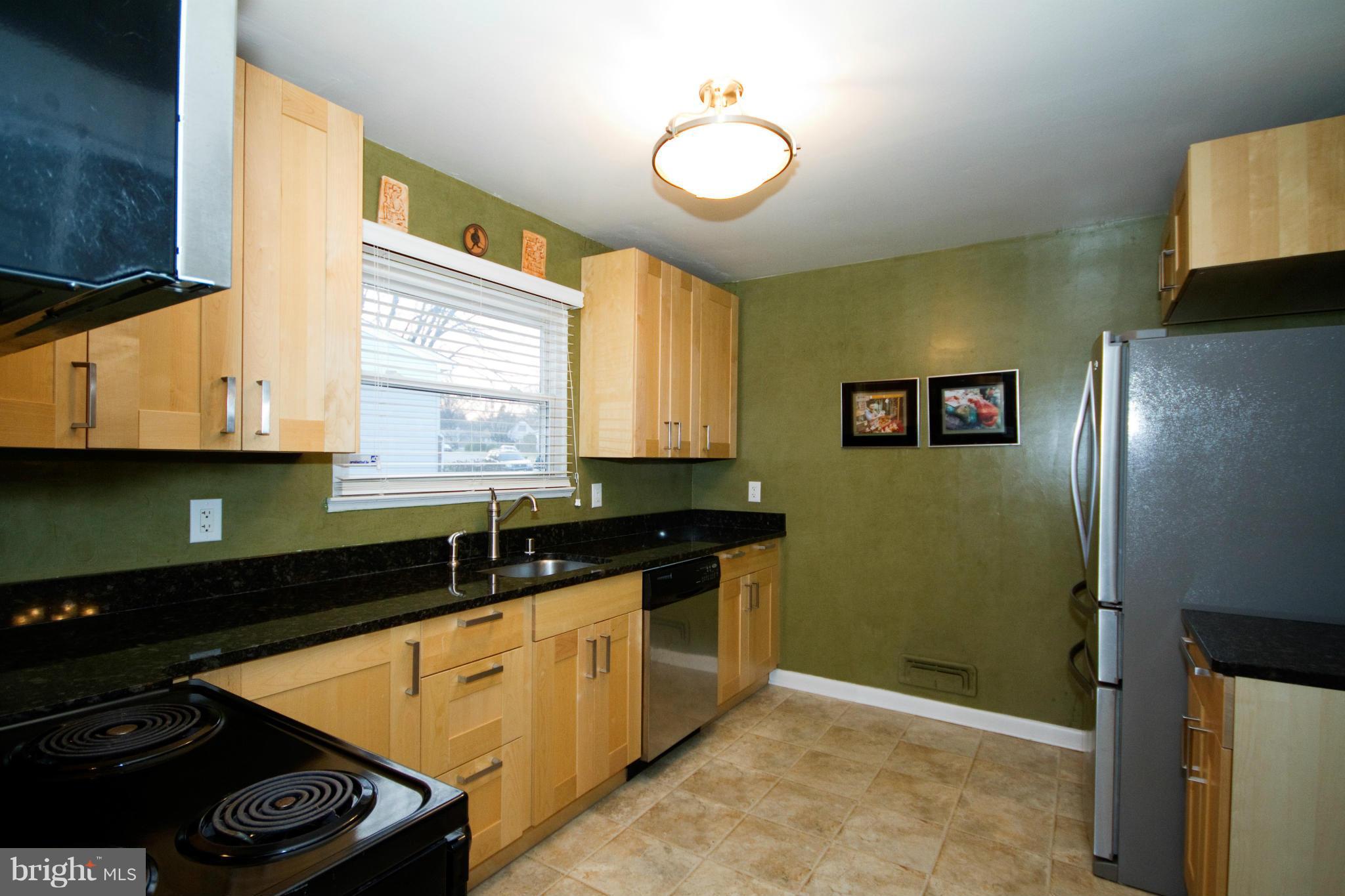 1215 Redcliffe Road Catonsville, MD 21228 - Photo 7 of 21 Kitchen