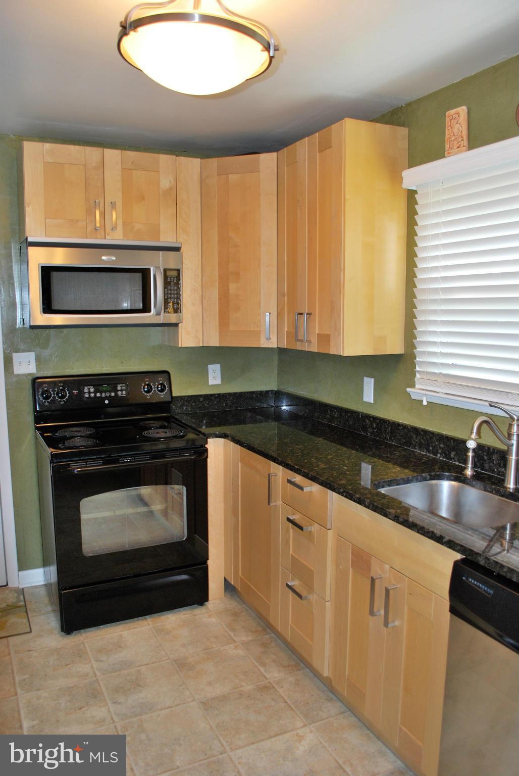 1215 Redcliffe Road Catonsville, MD 21228 - Photo 9 of 21 Kitchen