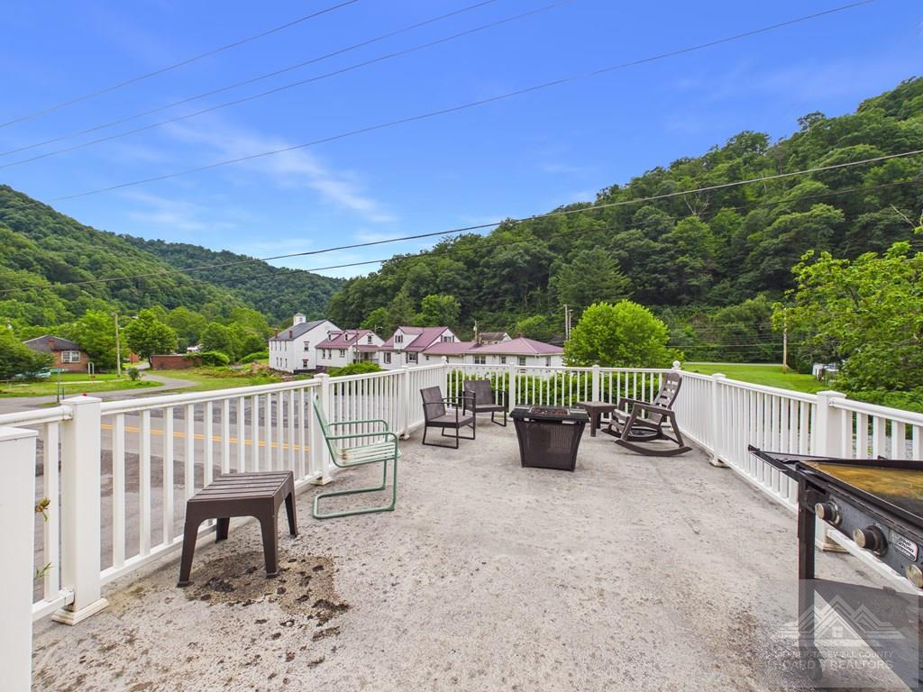 162 Cherokee Road Northfork, WV 24868 - Photo 4 of 33 Gallery Image 4