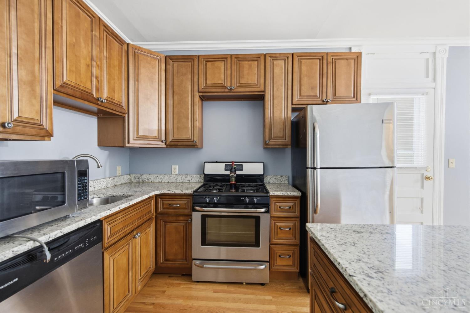 3262 Linwood Avenue Cincinnati, OH 45208 - Photo 20 of 53