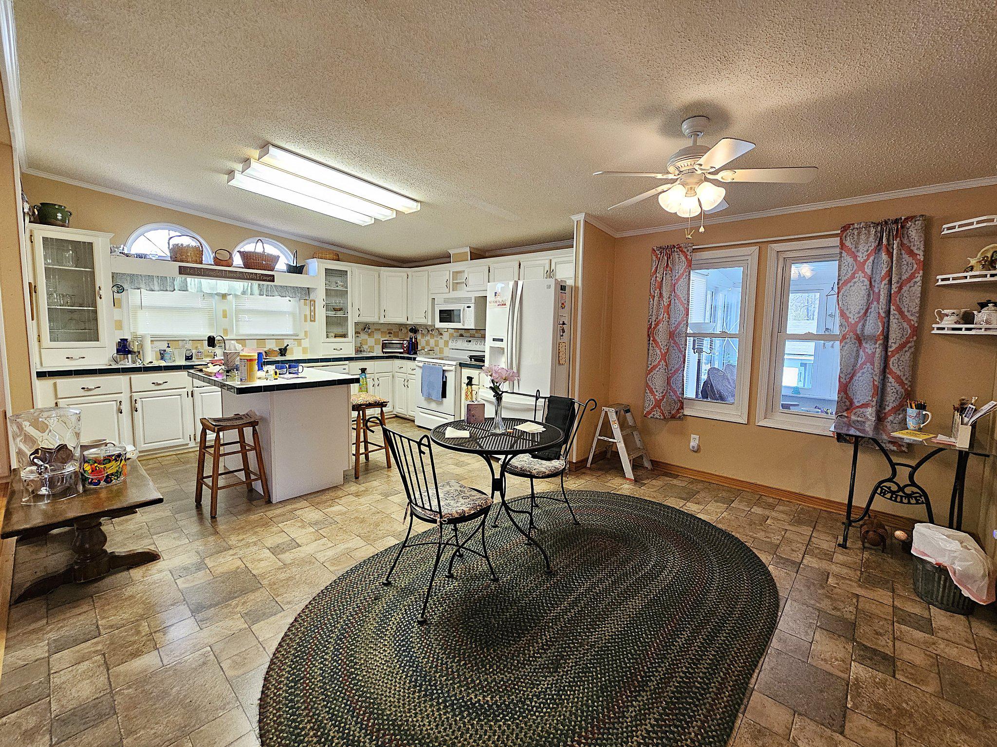 147 Old County Road Mineral, VA 23117 - Photo 20 of 35 Large Kitchen with eat-in space